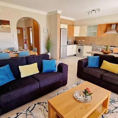 Dom wakacyjny Deluxe 3 Bedroom Townhouse - Quinta Da Atalaia *