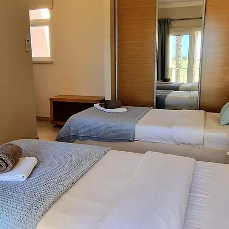 Deluxe 3 Bedroom Townhouse - Quinta Da Atalaia Prázdninový dům *